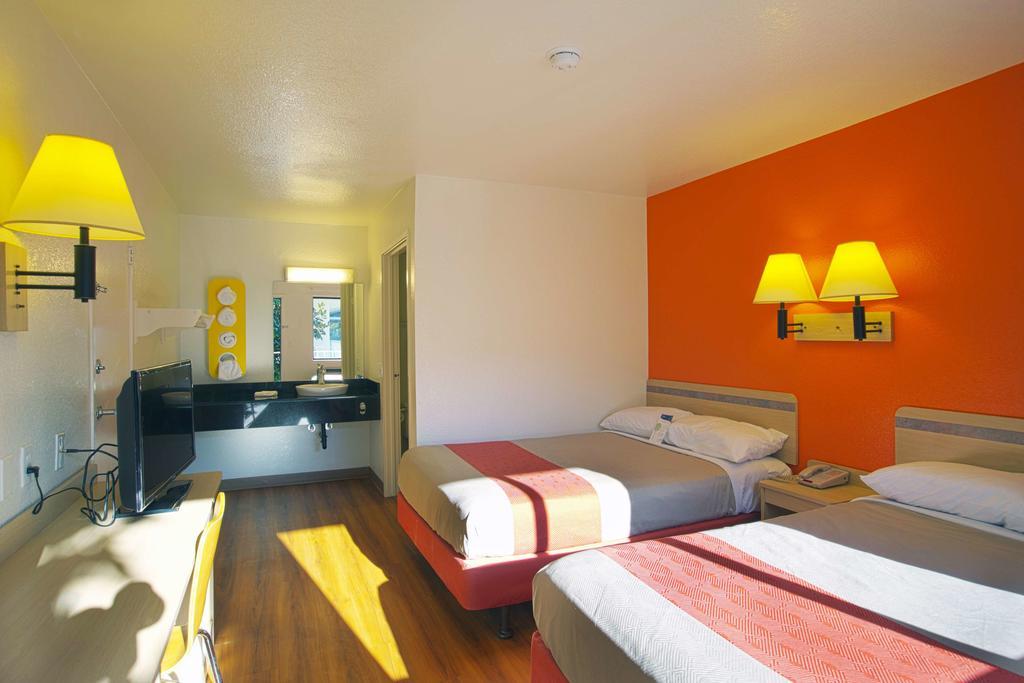 North Charleston Lodge Экстерьер фото